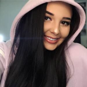 Meet your Posher, Cassie